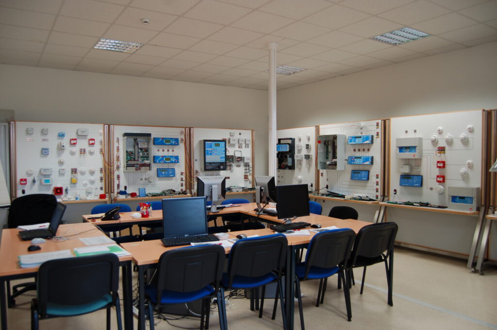 Devenez salarié SST certifié INRS et agissez pour la sécurité en entreprise. Formation 14h + recyclage, prise en charge par l’employeur.